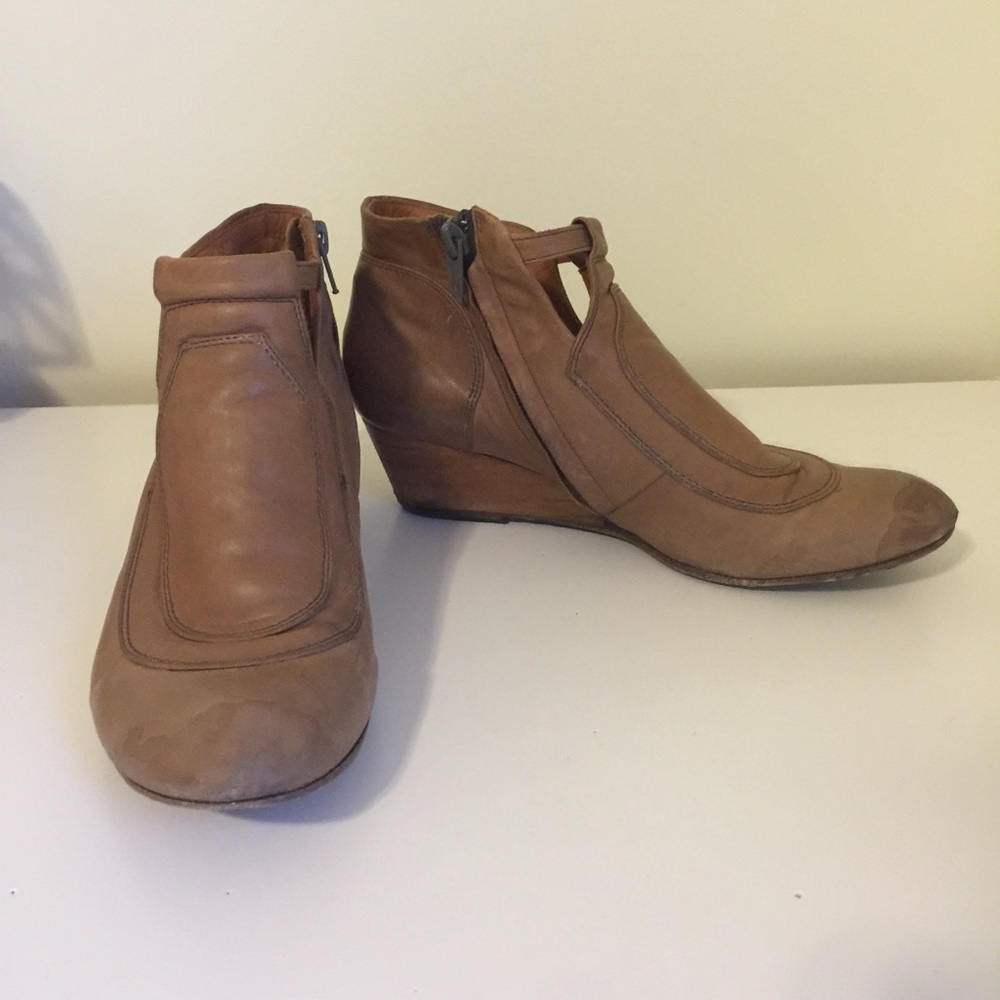 COCLICO tan wedge ankle boots - Picture 8 of 8